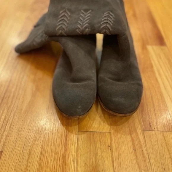 Ugg gray leather Caitlyn boots - Picture 4 of 14